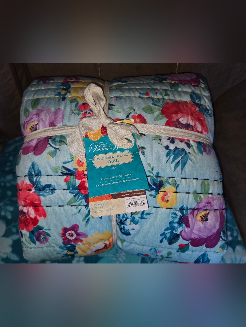 NWT Pioneer Woman Queen Sweet Romance Velvet Soft Quilt